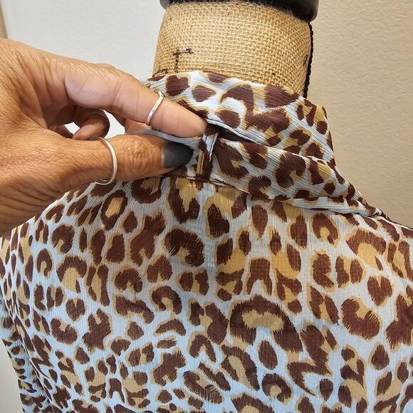 BCBG Women's Animal Print Long Sleeve Chiffon Button Down Blouse Size M - Picture 6 of 10